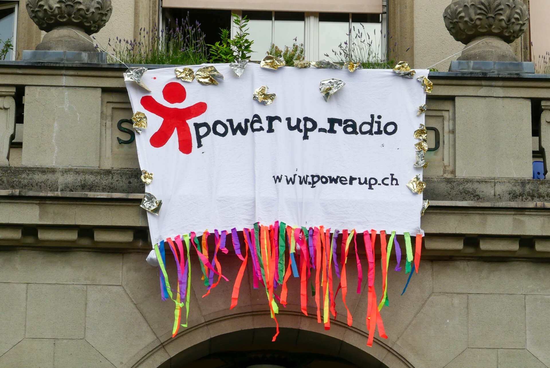 Plakat powerup_radio