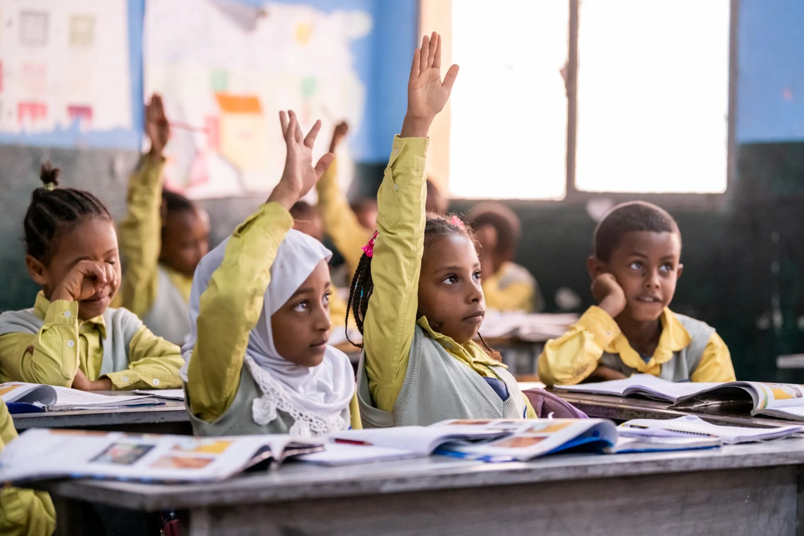 Grundschülerinnen und Grundschüler der Nigat Kokeb Primarschule in Äthiopien