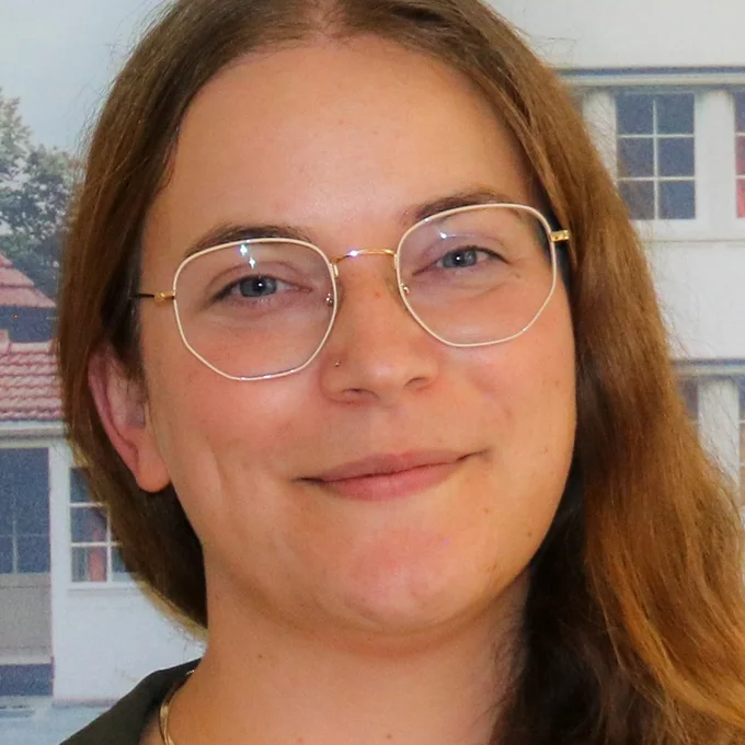 Mitarbeiterin der Stiftung Kinderdorf Pestalozzi zuständig für Schweiz und Lichtenstein