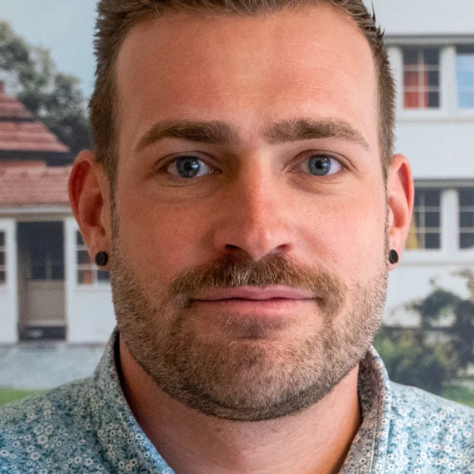 Mitarbeiter der Stiftung Kinderdorf Pestalozzi im Bereich Projektmanagement Dorf