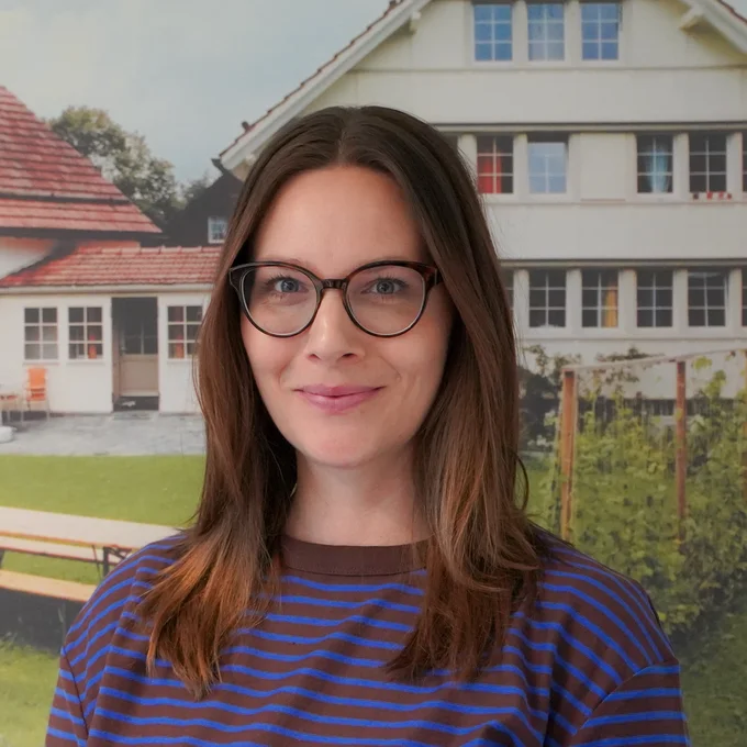 Profilbild von einer Mitarbeiterin im Kinderdorf Pestalozzi im Bereich Gästemanagement