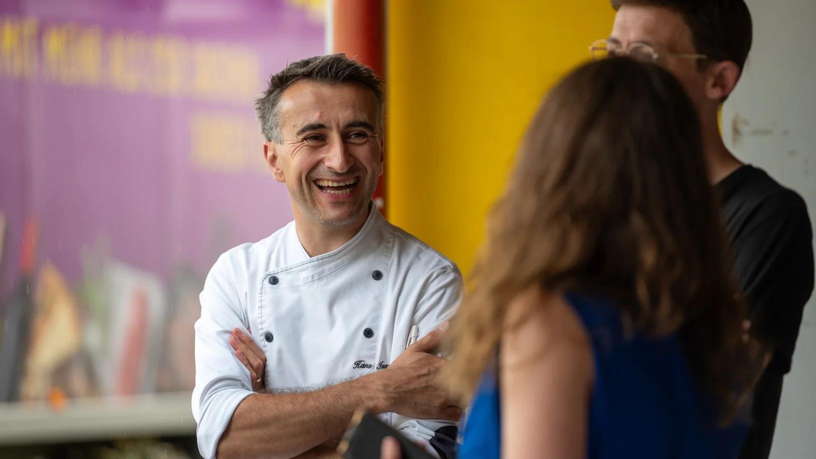 Profi-Köch*innen zaubern Leckerbissen an der Charity-Tavolata