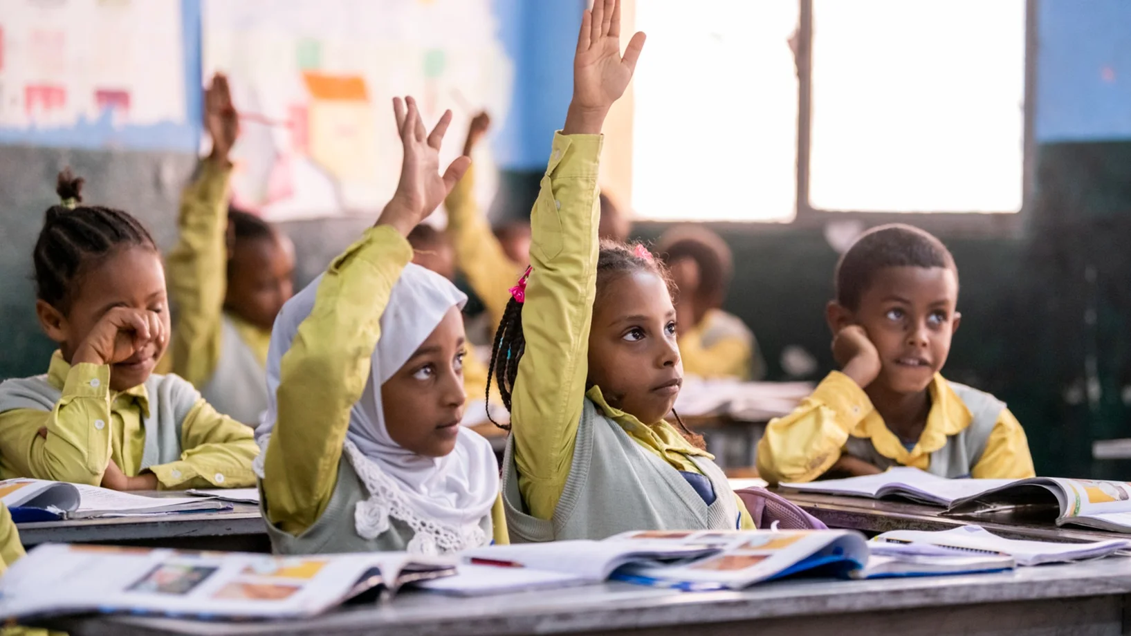 Grundschülerinnen und Grundschüler der Nigat Kokeb Primarschule in Äthiopien