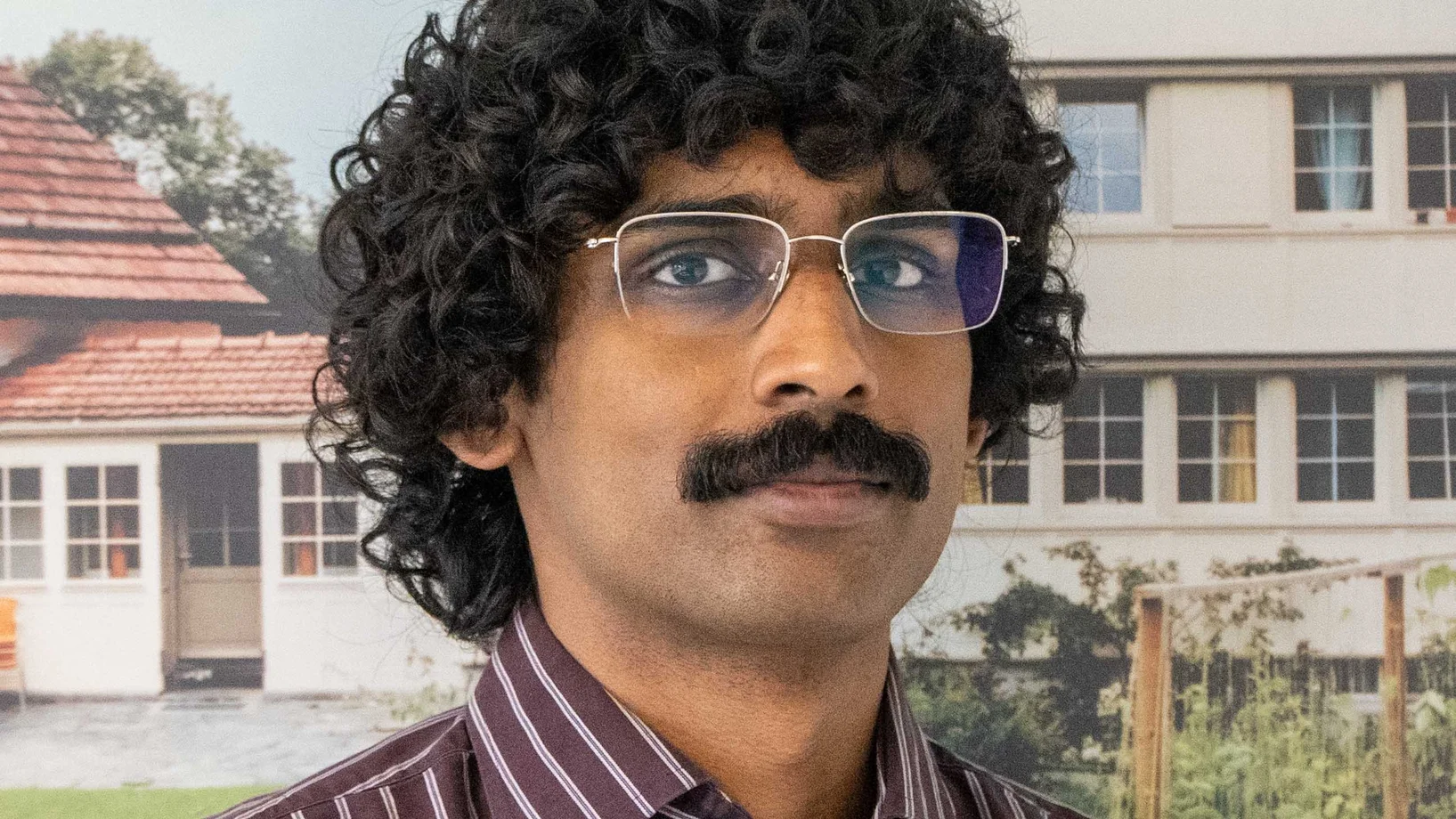 Portrait Bild von Mitarbeiter für den Bereich Fundraising im Kinderdorf Pestalozzi in Trogen